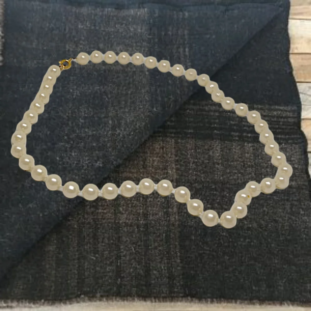 Faux Pearls Choker/Necklace